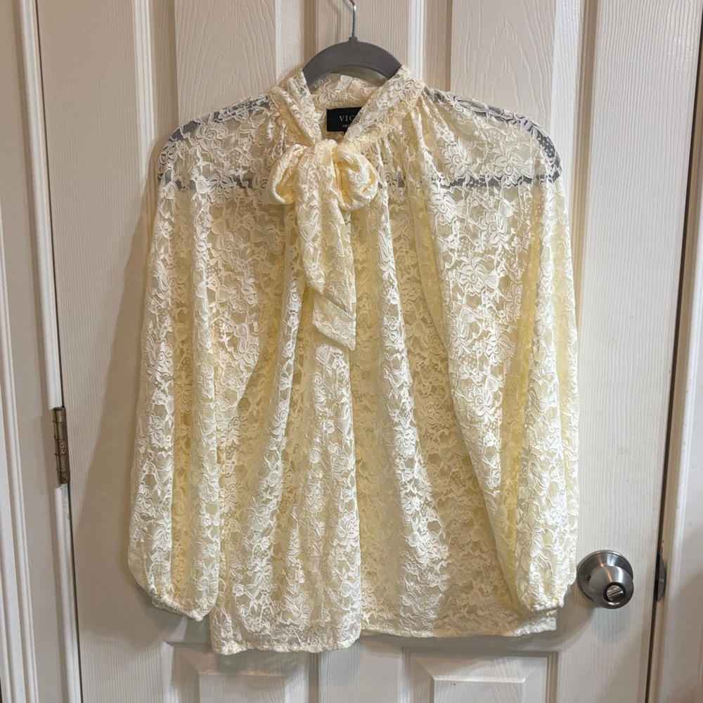NWOT VICI Cream Lace Tie-Neck Blouse